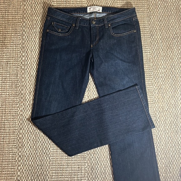 Woman’s Duarte bootcut jeans, Sz 30, 34.5” inseam - Picture 2 of 4